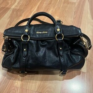 Muimui Black Vitello leather cross bag preloved